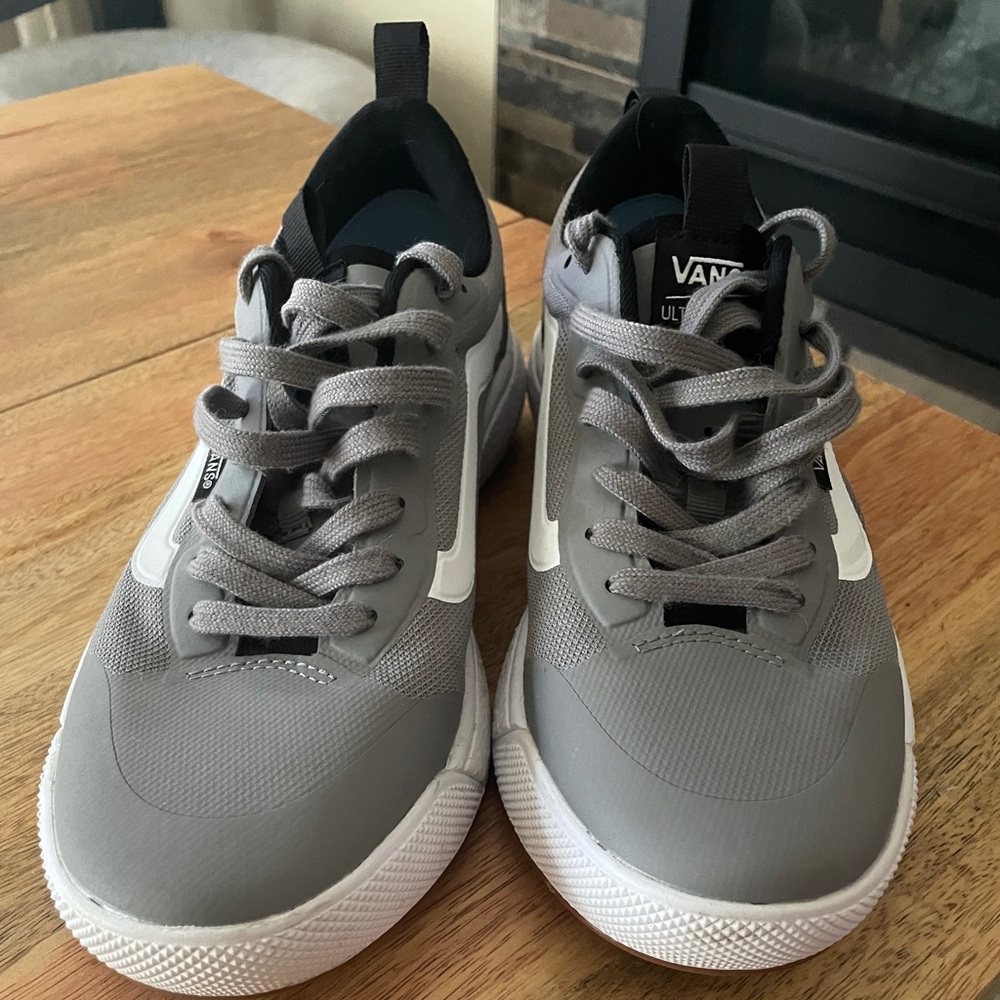 Vans Women’s Gray and White UltraRange Shoes